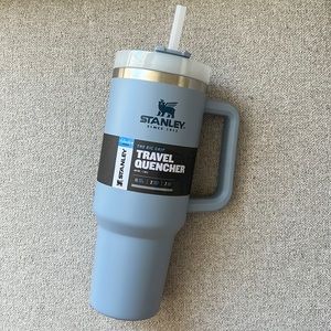 NWT ADVENTURE QUENCHER TRAVEL TUMBLER | 40 OZ - CHAMBRAY